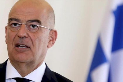 وزير الخارجية اليوناني يصل إلى إسرائيل