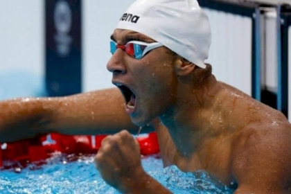 سباح تونسي يُحرز الميدالية الثانية للعرب بأولمبياد طوكيو