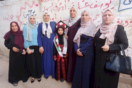 مجلس المرأة بمحافظة الشمال يُكرّم الطفلة سجى عسلية لحفظها كتاب الله