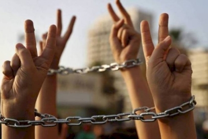 الاحتلال يفرج عن أسيرين من غزة