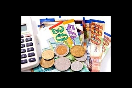 غزة:  خبير إقتصادي  يٌحذر من استمرار الزيادة في غلاء المعيشة