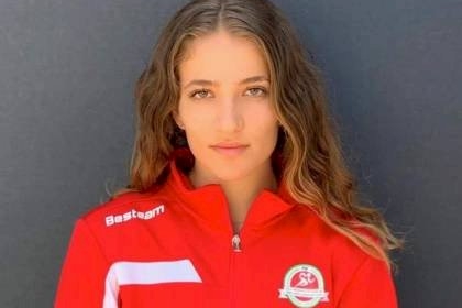العداءة الفلسطينية هناء بركات تحسن رقمها الشخصي وتودع الأولمبياد