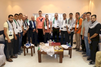 شاهد: حركة الشبيبة الفتحاوية وقيادة محافظة رفح تنظم زيارات لتكريم وتهنئة أوائل الثانوية العامة في المحافظة