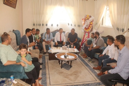 حركة فتح والشبيبة الفتحاوية بمحافظة خانيونس تنفذ زيارات ميدانية لأوائل الطلبة بالثانوية العامة 2021