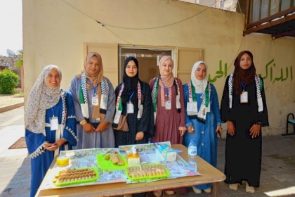 ماجدات الشبيبة الفتحاوية في كلية مجتمع الأقصى فرع خانيونس يستقبلن الطلبة الناجحين في إمتحانات الثانوية العامة