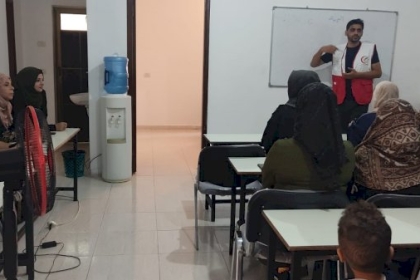 لجنة المؤسسات والمراكز النسوية في مجلس المرأة  تنفذ ورشة تثقيفية بعنوان "التربية الإيجابية" 