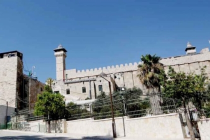 الاحتلال يمنع صيانة واستكمال ترميم الحرم الإبراهيمي بالخليل