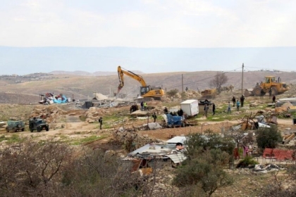 طولكرم: الاحتلال يهدم منشأة زراعية ويعتقل صاحبها في قفين