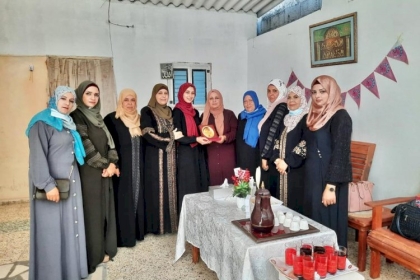 بالصور: مجلس المرأة  بمحافظة خان يونس ينفذ سلسلة زيارات للطلبة المتفوقين في اختبارات الثانوية العامة