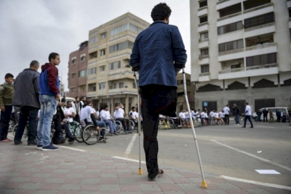 لجان العمل الصحي تطالب بتوفير الحماية لـ"ذوي الإعاقة" من انتهاكات سلطات الاحتلال