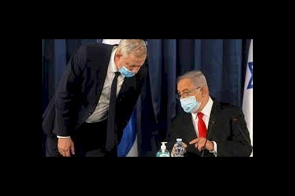 صحيفة: نتنياهو يعرض على غانتس الانشقاق وتولي رئاسة الحكومة دون تناوب