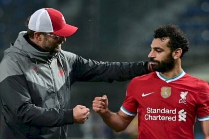 مدرب ليفربول يزف نبأ سارا لعشاق المصري صلاح قبيل مواجهة بيرنلي