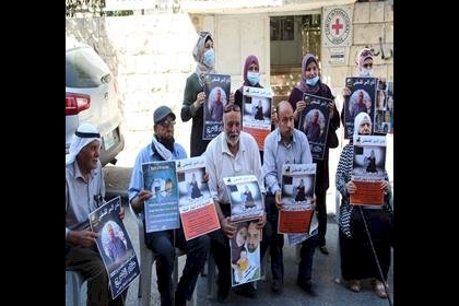 طولكرم: وقفة دعم ومساندة للأسرى وتنديدا بإجراءات الاحتلال القمعية بحقهم