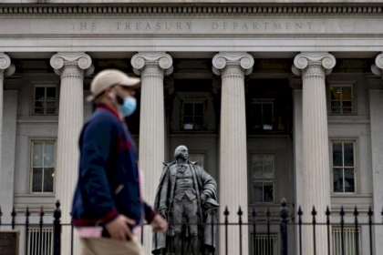 "الخزانة الأميركية" تفرض عقوبات على مواطنين إيرانيين