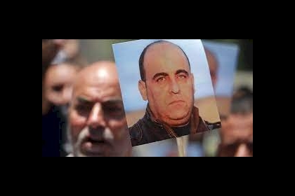 "محامون من أجل العدالة" تكشف تفاصيل جلسة محاكمة المتهمين بقضية اغتيال الناشط بنات