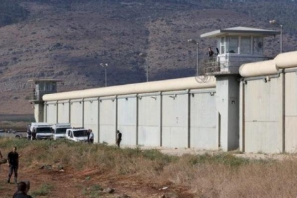 نادي الأسير: إدارة سجن "ريمون" تُغلق السّجن بالكامل