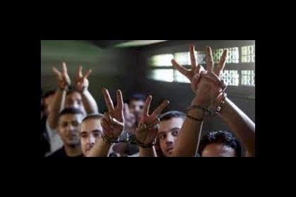 نتيجة الاضراب المستمر عن الطعام ... ملف الأسرى بساحة غزة يحذر من انتكاسة جماعية داخل السجون