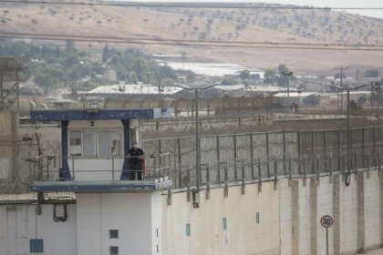 مفوضة سلطة سجون الاحتلال: سجن  الجلبوع  رفض قطع الاتصالات الهاتفية منعا للمواجهة
