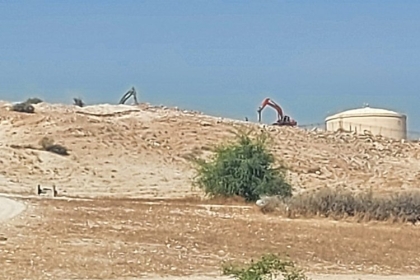 الأغوار: مستوطنون يشرعون ببناء خيام وحظائر شرق عين الحلوة