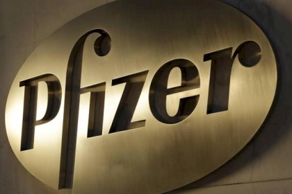 شركة فايزر الامريكية تتوقع موعد عودة الحياة الى طبيعتها