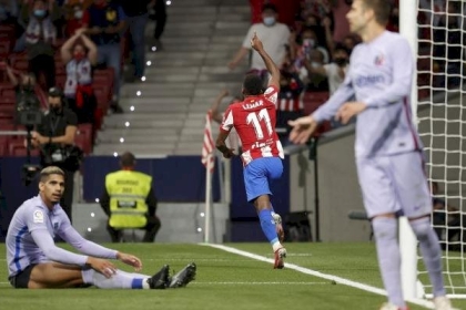 اتلتيكو مدريد يدك شباك برشلونة بهدفين