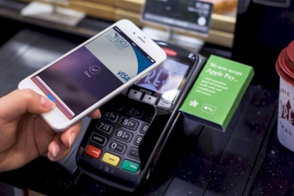 سلطة النقد تعلن عن مباشرة أعمال شركة "Apple Pay " في فلسطين