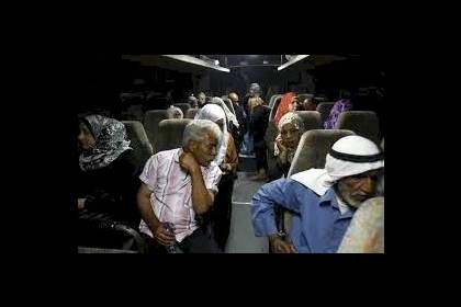 ذوي أسرى غزة يتوجهون لزيارة 8 أسرى من أبنائهم في سجن أيشل