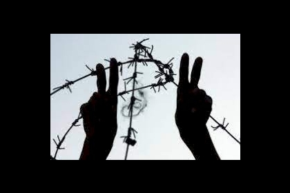 الأسرى يقررون إغلاق أقسام السجون والاعتصام بالفورة اليوم