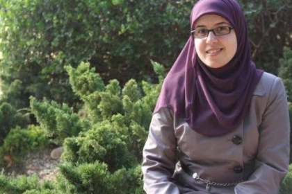 سلطات الاحتلال تفرج عن الأسيرة بشرى الطويل على حاجز الجلمة