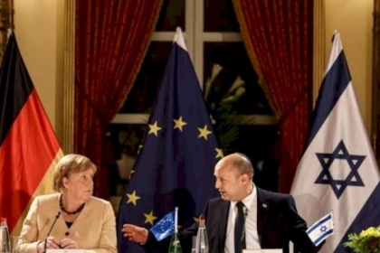 بينيت لميركل: دولة فلسطينية يعني جلب"دولة إرهابية" قرب منزلي