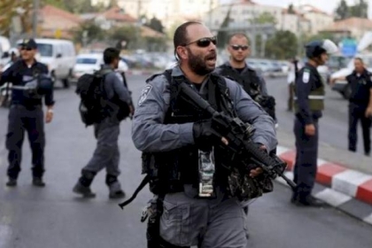 القدس: جيش الاحتلال يوزّع إخطارات بالهدم ووقف البناء في بيت سوريك