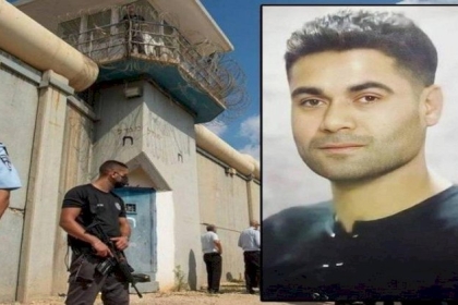 الاحتلال يقتحم زنزانة الأسير محمود العارضة ويصادر مقتنياته