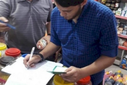 الاقتصاد بغزة: توقيف 3 تجار وإحالة 12 للنيابة لرفعهم الأسعار