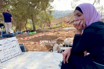 لليوم الرابع.. فلسطينية تحرس قبر زوجها بالقدس من انتهاكات الاحتلال