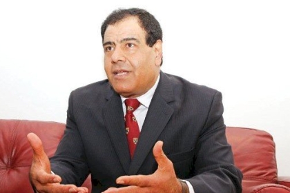 طبيب من غزة يطلق الفرع الأوروبي لمؤسسته التعليمية "بنات للحياة" من بروكسيل