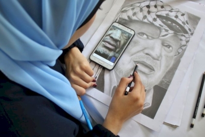 مجلس الشباب الفلسطيني بمحافظة غزة يطلق مسابقة اجمل  لوحة لرسم صورة  الزعيم الراحل ياسر عرفات