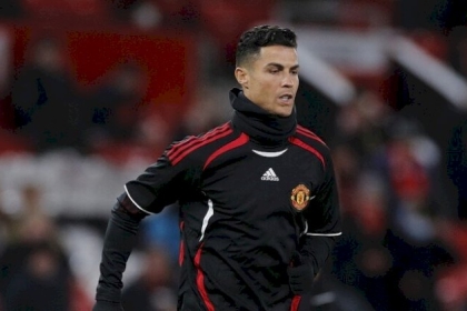 شاهد.. رونالدو ينشر صورة لسهرة عائلية عشية مواجهة يونغ بويز في دوري الأبطال