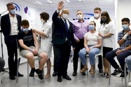 صحيفة عبرية: جرعة رابعة من لقاح كورونا حتى فبراير المقبل