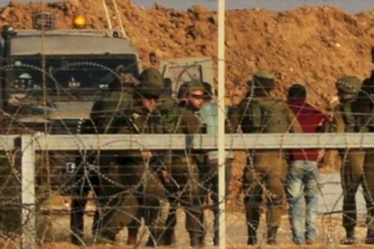 الاحتلال يعتقل 3 شبان على حدود غزة