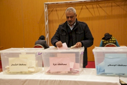 بالفيديو: كلمة محمود حسين القيادي في تيار الإصلاح الديمقراطي خلال عملية الإقتراع لإنتخاب مجلس وقيادة ساحة غزة