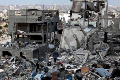 الأونروا تُعلن تحويل دفعات مالية جديدة لبنوك غزّة لدفعها للبيوت المدمرة في الحرب الأخيرة