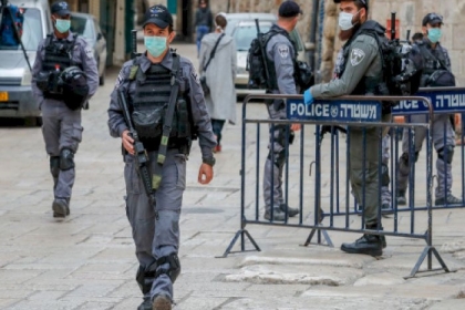 صحيفة عبرية : انهيار الجبهة الداخلية بإسرائيل انهيار للجيش والشرطة