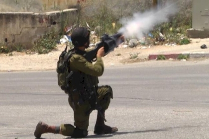 الاحتلال يستهدف طلبة بلدة الخضر بقنابل الغاز