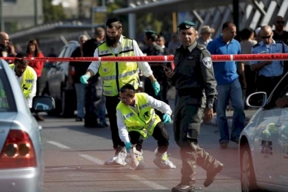 إصابة مستوطن إسرائيلي بعملية طعن في بتاح تكفا