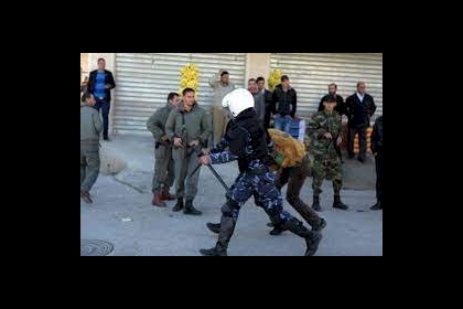 مؤسسة حقوقية تطالب  الحكومتين في غزة والضفة بمنع ممارسة التعذيب وتحريمه  ومحاسبة كل من مارسه
