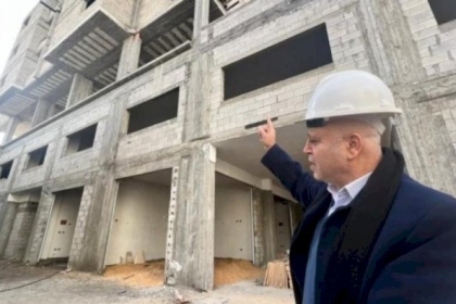 الأشغال بغزة تنجز 25% من إعادة إعمار برج المجمع الإيطالي