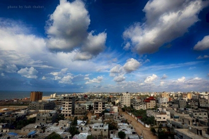 الطقس: أجواء غائمة جزئياً وباردة