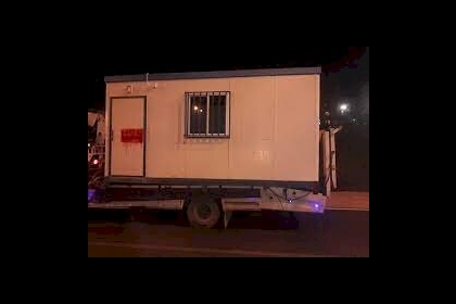 جنين: الاحتلال يضع "كرفانات" داخل مستوطنة "حوميش" المخلاة