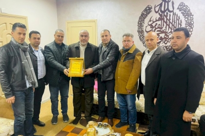 قيادة تيار الإصلاح الديمقراطي في محافظة رفح تزور القيادي في حماس غازي حمد