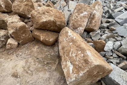 صور: العثور على بقايا قبر من العهد الروماني شمال قطاع غزة